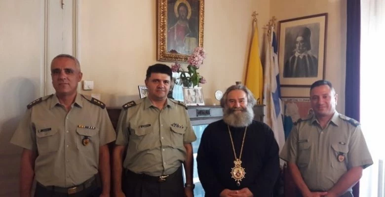Στο δεσπότη της αδούλωτης Μάνης o διοικητής του ΚΕΕΜ ταξίαρχος Χατζηνικολάου!